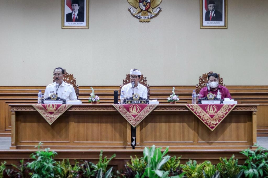 Sekda Adi Arnawa Buka Sosialisasi Pencantuman Barang Jasa pada Katalog Elektronik Lokal